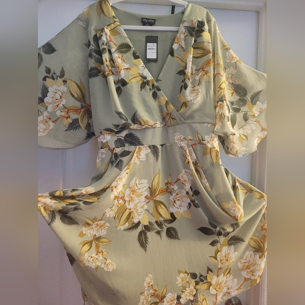🌼 City Chic Magnolia Dress - Picture 2 of 15